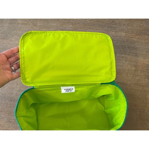 NWT TRADER JOES Green Mini Insulated Grocery Insulated Cooler Bag Limited Ed NEW - Picture 5 of 6